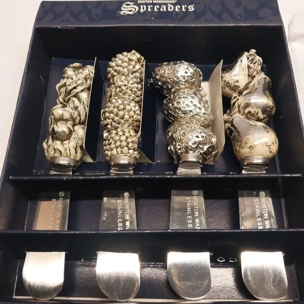 Boston Warehouse Dellarobbia Fruit Spreaders Set 4 Cheese Butter Knives Boxed